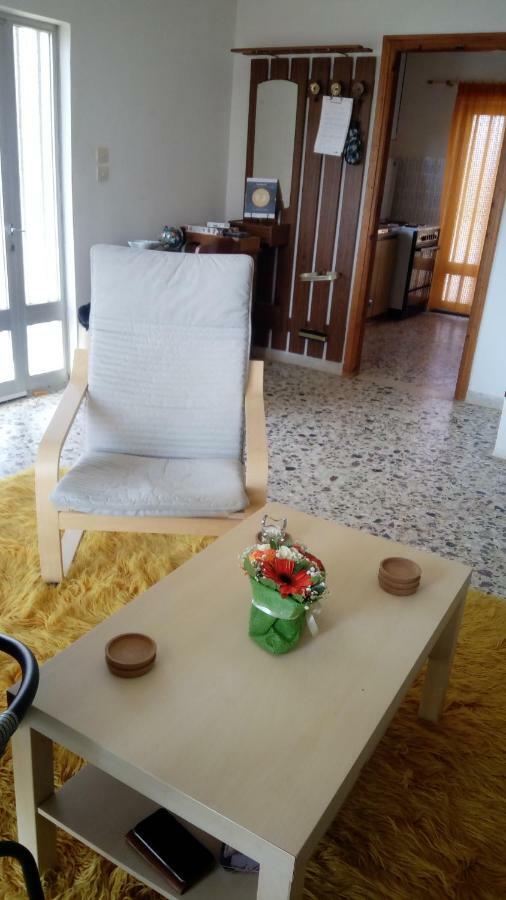To Spiti Stin Aliki Daire Artemida  Dış mekan fotoğraf
